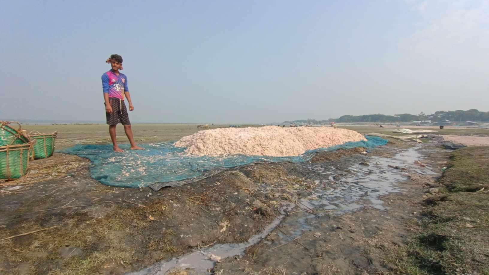 অস্বাস্থ্যকর পরিবেশে নাপ্পি তৈরি