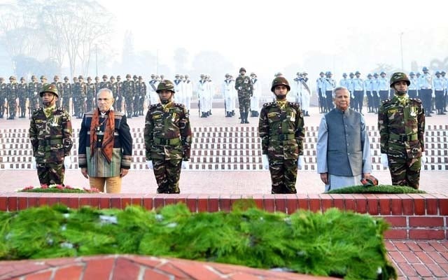 স্মৃতিসৌধে প্রধান উপদেষ্টার সঙ্গে শ্রদ্ধা নিবেদন করছেন পূর্ব তিমুরের প্রেসিডেন্ট জোসে রামোস-হোর্তা 