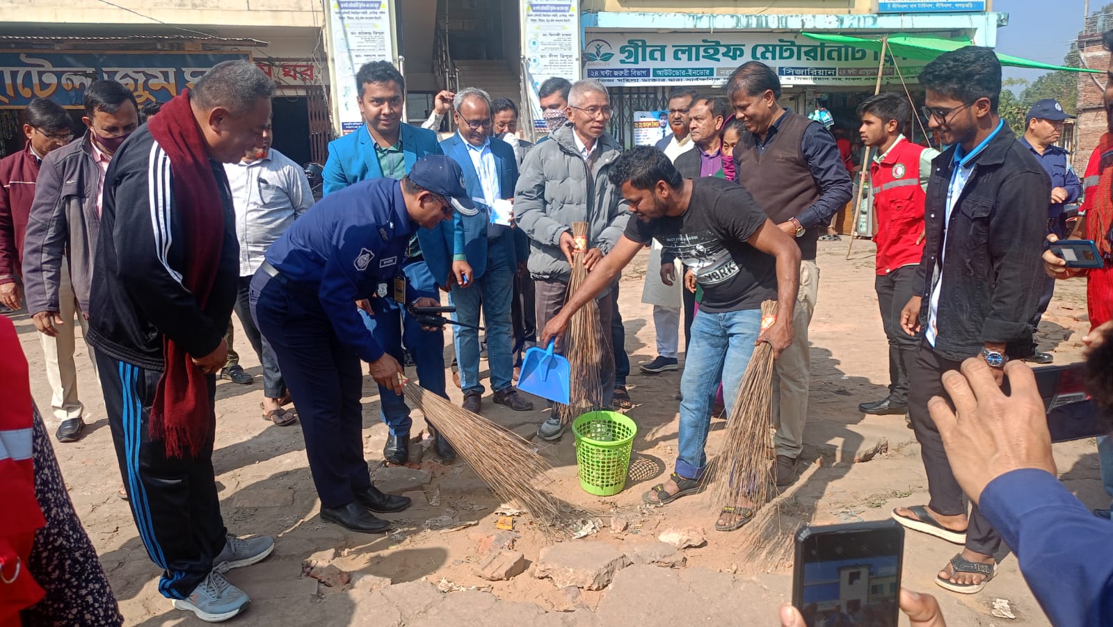 দীঘিনালায় তারুণ্যের উৎসবে পরিচ্ছন্নতা অভিযান