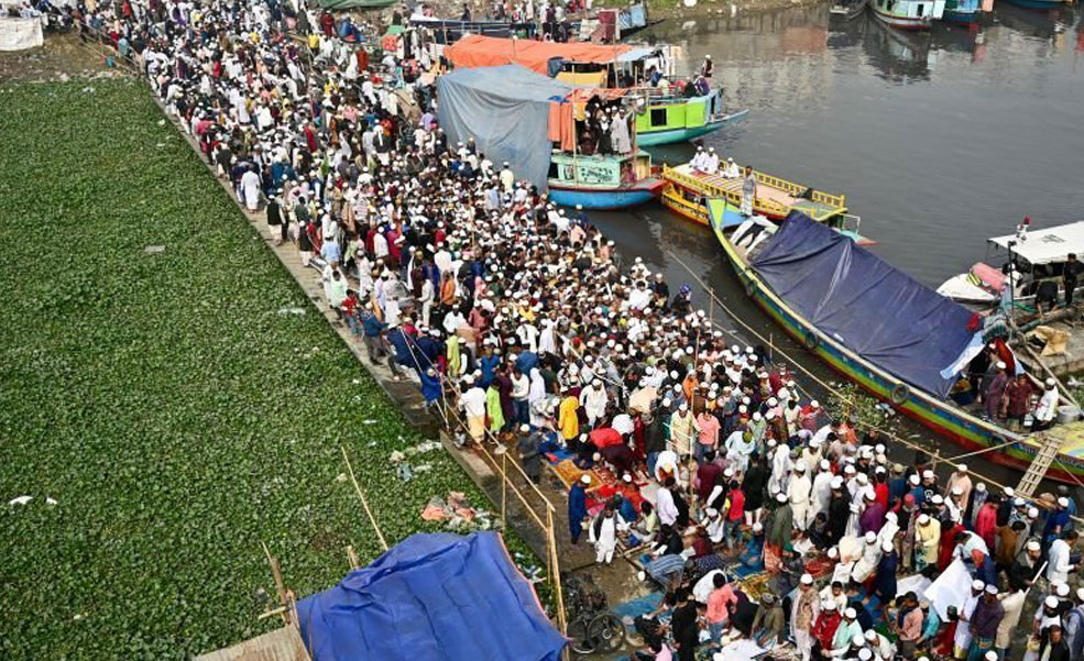 দুই দিন আগেই কানায় কানায় পূর্ণ হয়ে ওঠে ইজতেমা মাঠ