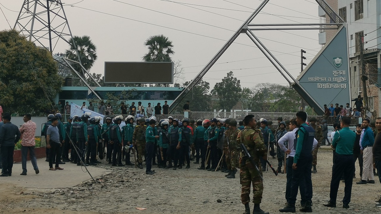 কুয়েটে ছাত্রদের দু’গ্রুপের সংঘর্ষ, আহত ৪০