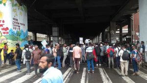 শাহবাগ অবরোধে জুলাই যোদ্ধারা