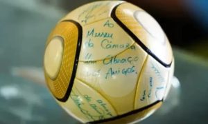 নেইমারের স্বাক্ষর করা বল চুরিতে ভক্তের ১৭ বছরের জেল