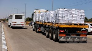 গাজা সীমান্তে ২২ হাজার ত্রাণবাহী ট্রাক