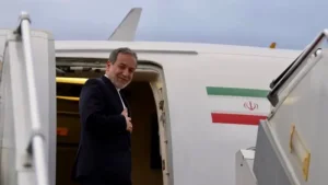 রাশিয়া পৌঁছেছেন আরাগচি