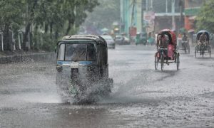 রাজধানীতে ঝুম বৃষ্টি, চরম ভোগান্তি