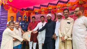 নরসিংদীতে ঝড়ে ক্ষতিগ্রস্ত কৃষকদের মাঝে বীজ-সার বিতরণ