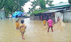 ভারী বৃষ্টির আভাস, ১০ জেলায় বন্যার শঙ্কা