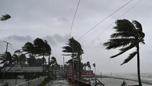 সন্ধ্যার মধ্যে ঢাকাসহ ১২ জেলায় বজ্রবৃষ্টির আভাস