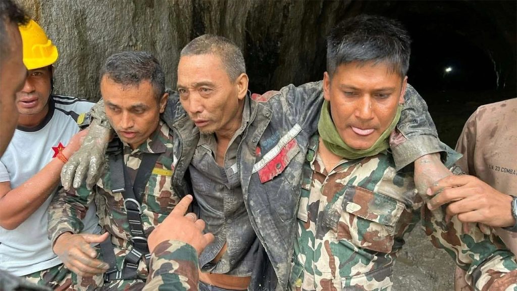 ১০ দিন পর চীনা নাগরিককে জীবিত উদ্ধার